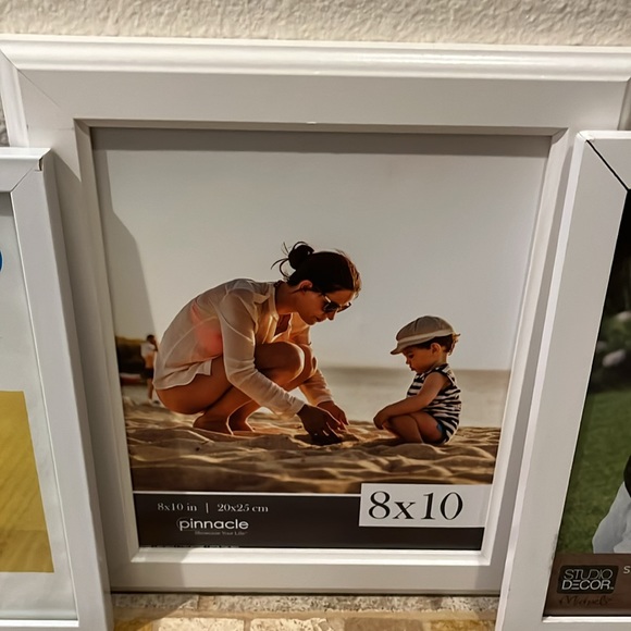 Assorted 8x10 frames - Picture 3 of 7